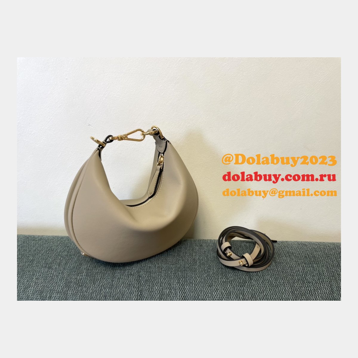 our dolabuy best praphy 56853 designer replica F**di bag