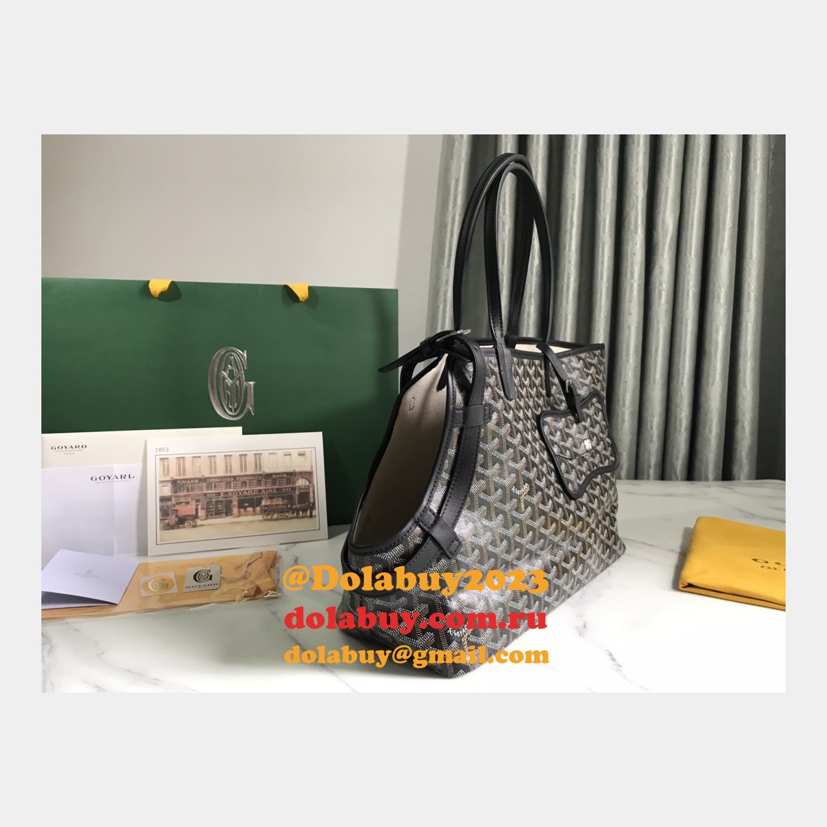 Designer Goyard Chien Gris & Pocket Pet bag