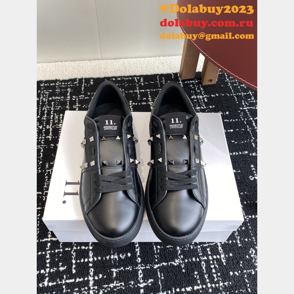 ROCKSTUD UNTITLED SNEAKER IN CALFSKIN LEATHER