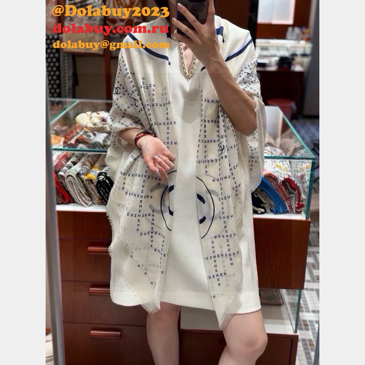 7 Star Top Replicas Double C Grid Square Scarf