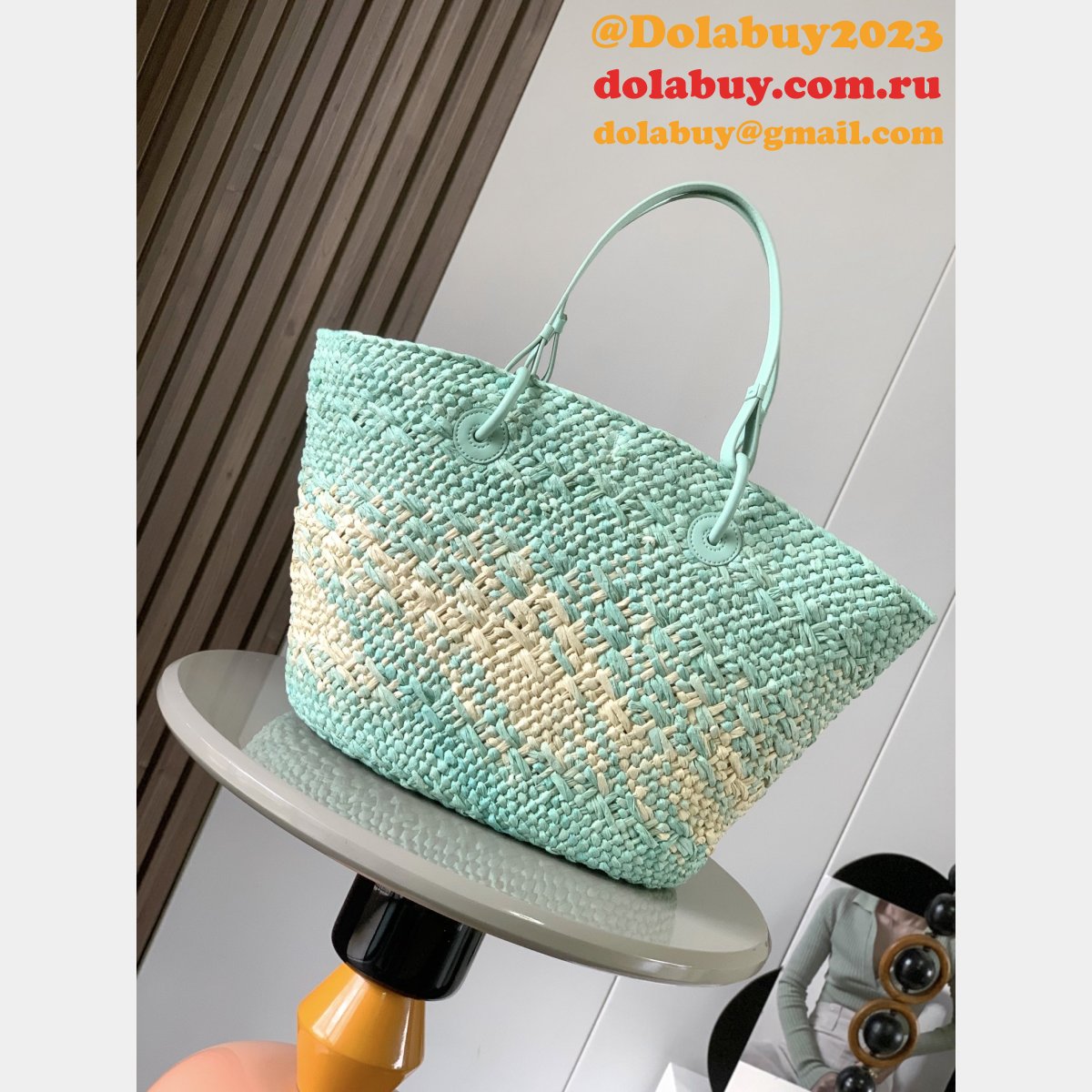 Perfect loewe Anagram Basket bag in iraca palm and calfskin 8008