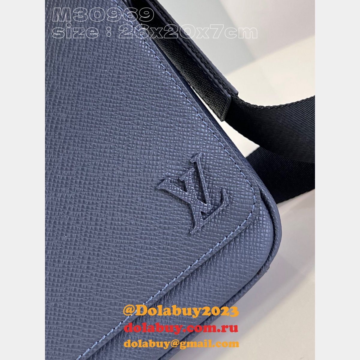 Copy Louis Vuitton District M30969 Taiga Men Knock Off Bags