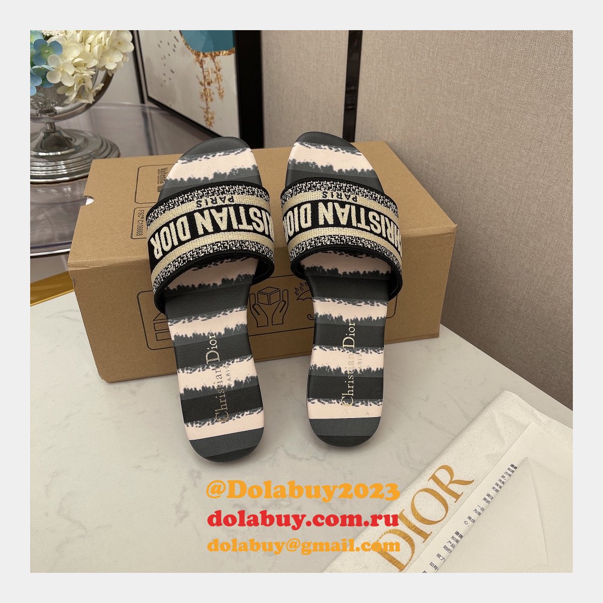 2021 Replica Christian Dior One-word embroidered slippers Shoes