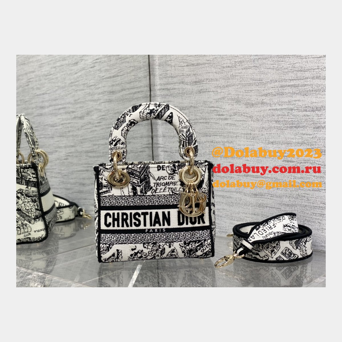 The Fashion Designer Christian Dior 17cm Bags For Sale