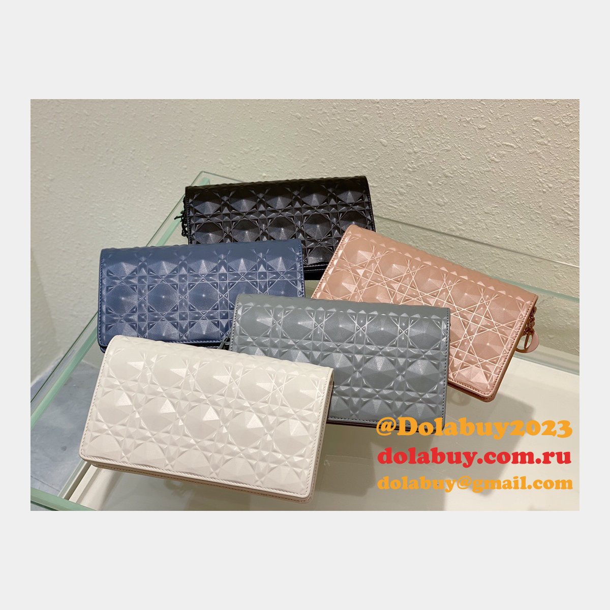 Top Fashion Designer Replica WOC 22cm Handbags Sell Online