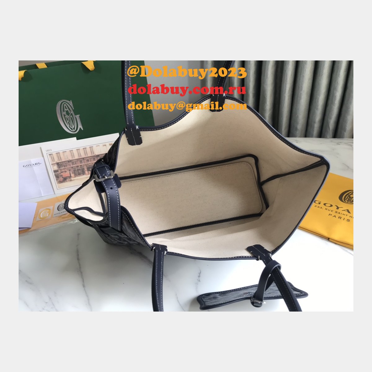 Designer Goyard Chien Gris & Pocket Pet bag