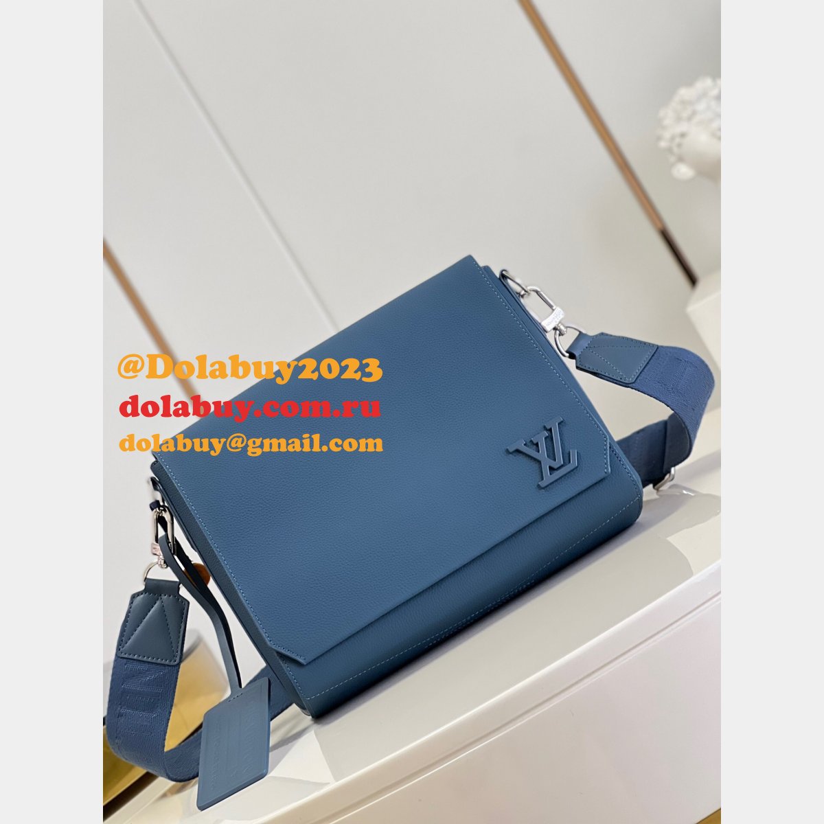 Louis Vuitton Fake Takeoff Messenger LV Aerogram Men M57080 Bag