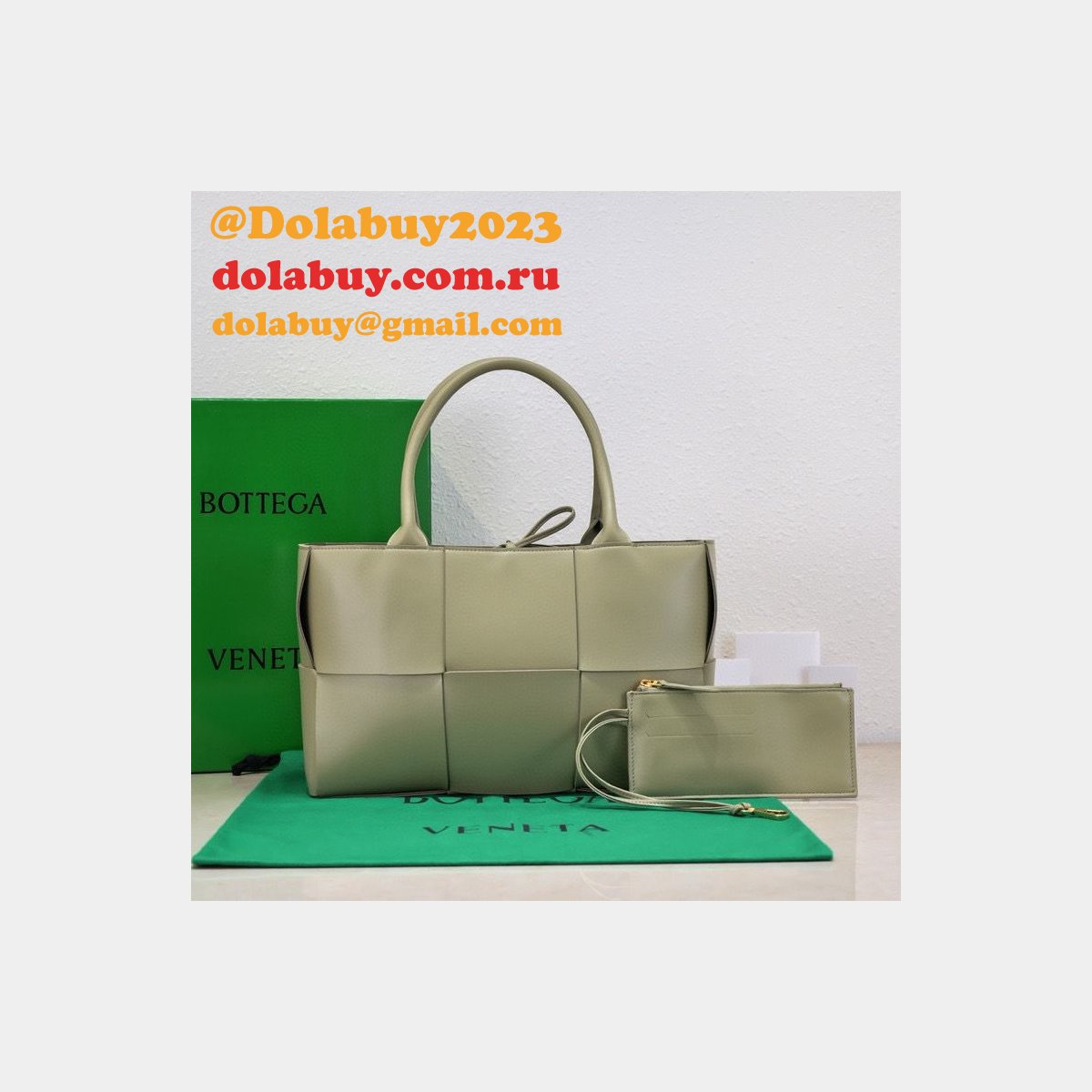 Luxury BOTTEGA VENETA Medium Arco Tote Bag 36CM