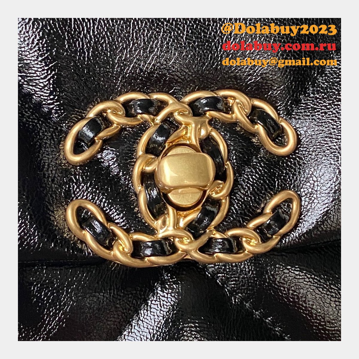 Luxury Flap Shiny Lambskin 19 AS1160 Replica Handbag 26CM