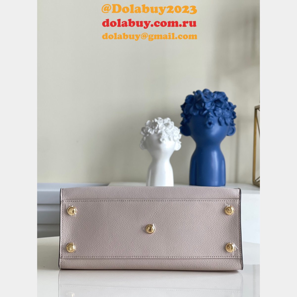 1:1 Replica Louis Vuitton On My Side MM High End Leathers M58485/M56934 Handbags