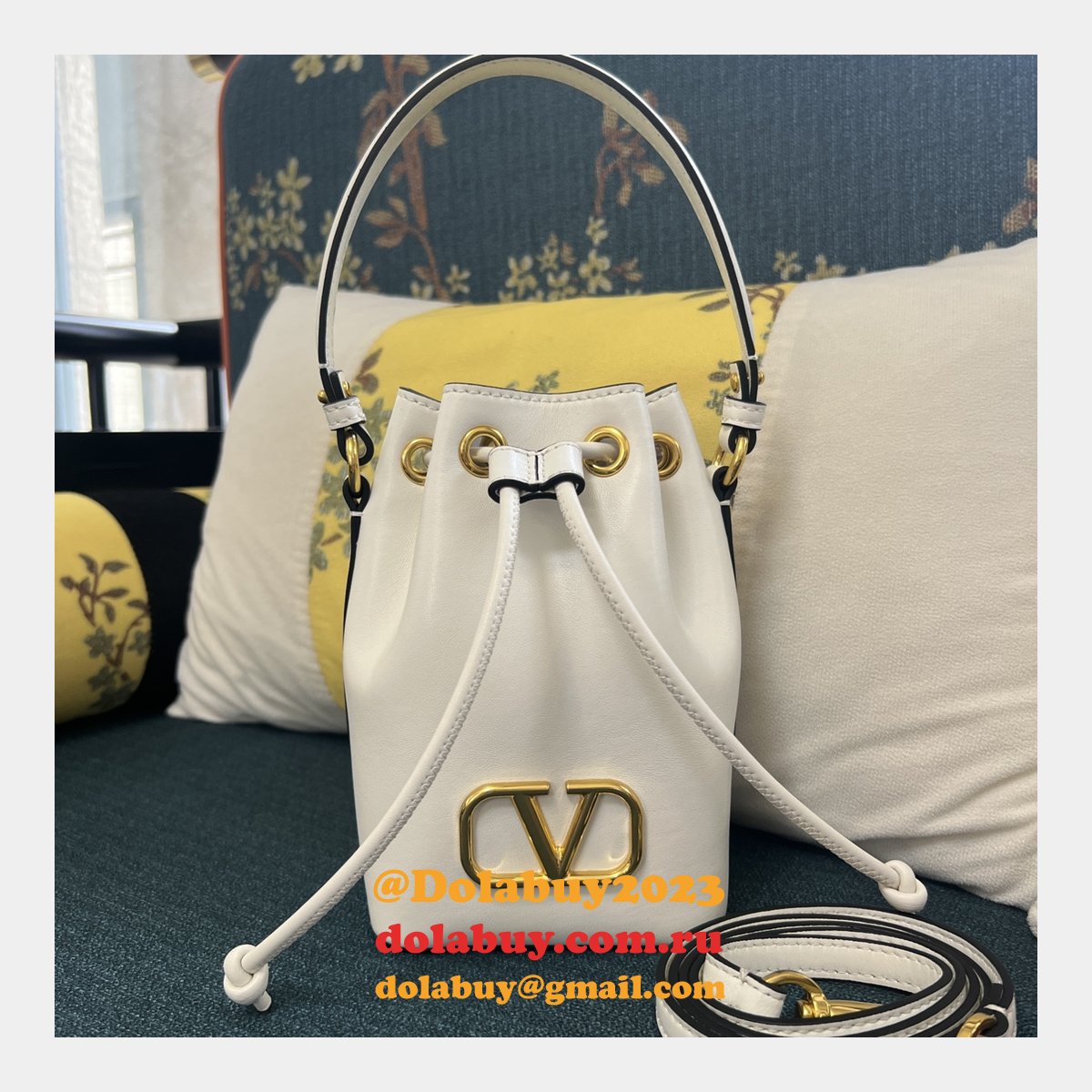 Perfect Wholesale VALENTINO GARAVANI V MINI BASKET HANDBAG