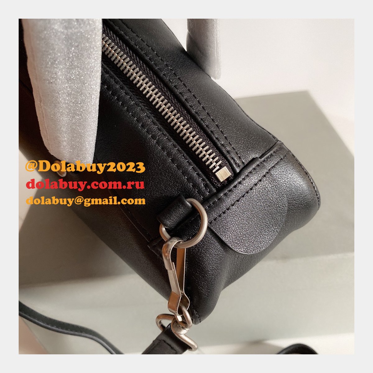 Luxury Balenciaga shoulder Triangle Black bag