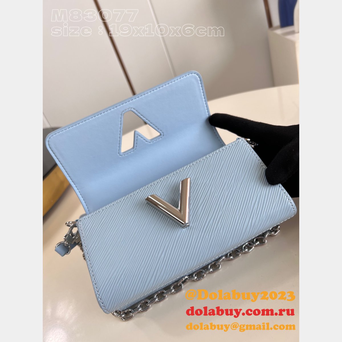 High Quality Twist West Pochette Epi M83077 Inspired Louis Vuitton Bag