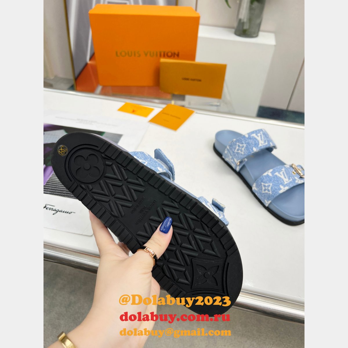 Top Quality LOUIS VUITTON men slippers