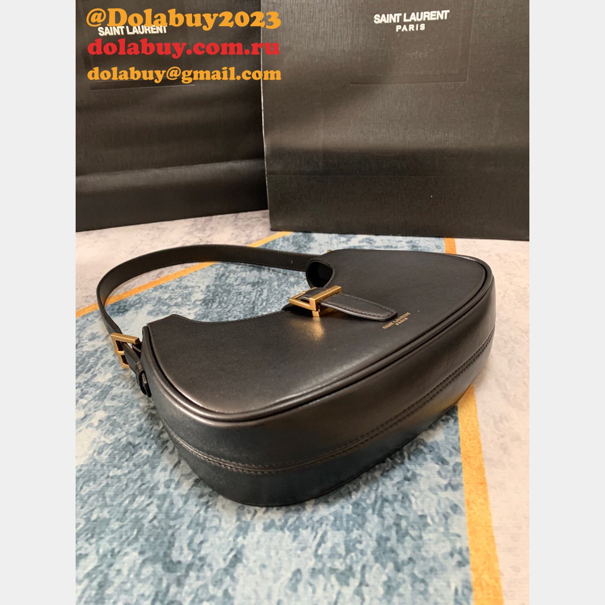 Yves Saint Laurent Replicas 672615 Le Fermoir hobo bag AAA Handbag