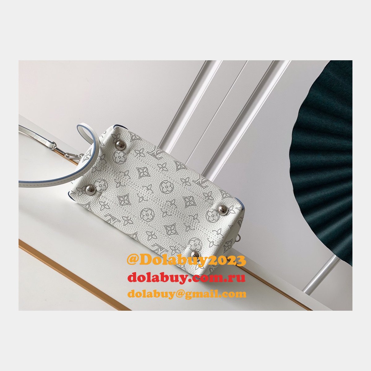 7 Star Louis Vuitton Mahina M54353/M54350 Hina Handbags