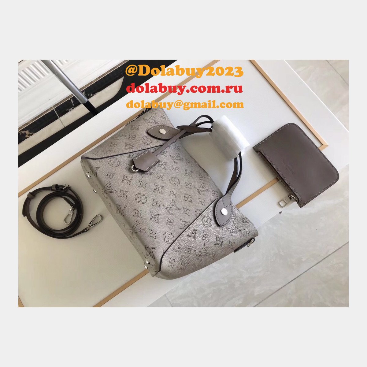 7 Star Louis Vuitton Mahina M54353/M54350 Hina Handbags