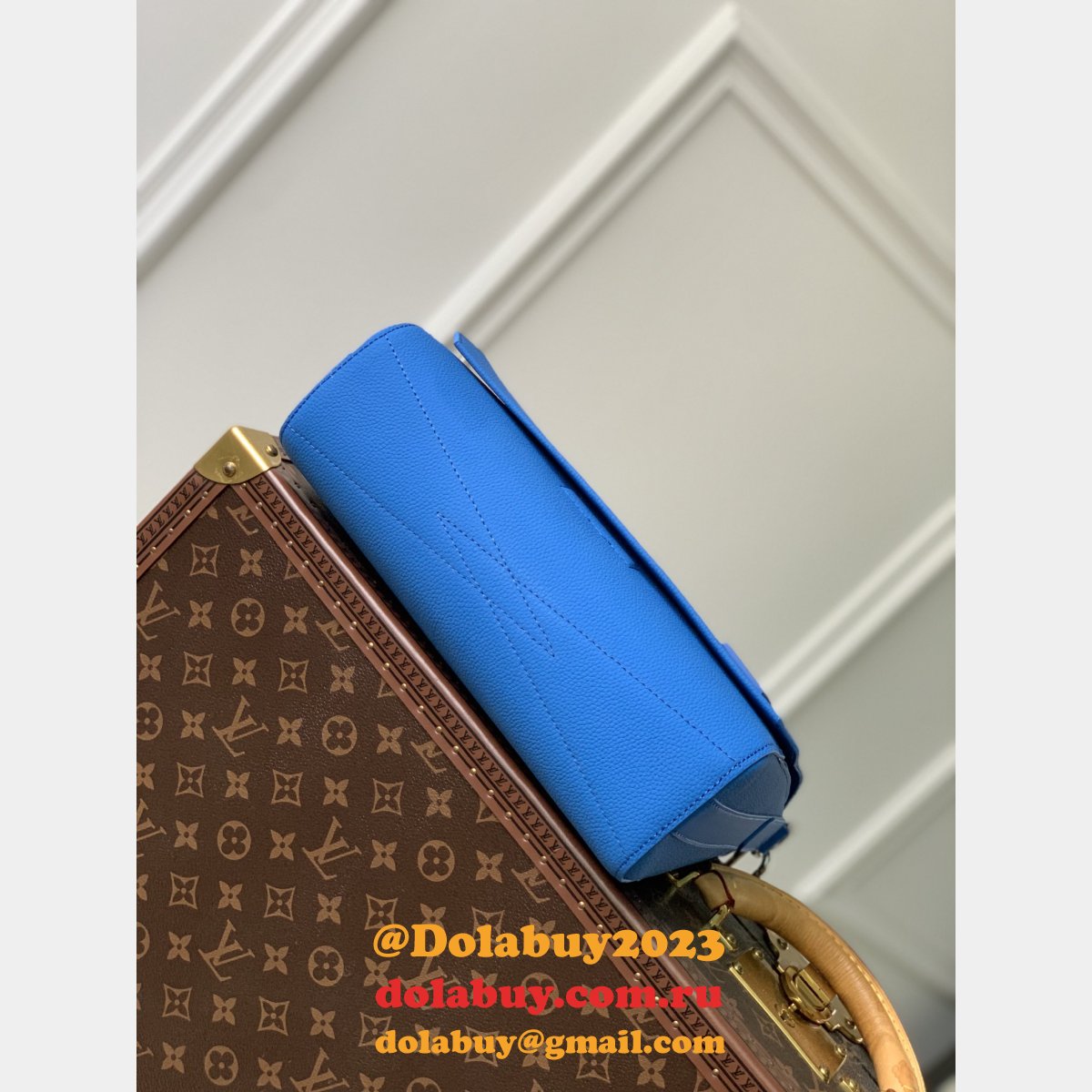Takeoff Messenger LV Aerogram M22505 Louis Vuitton Fake Bag