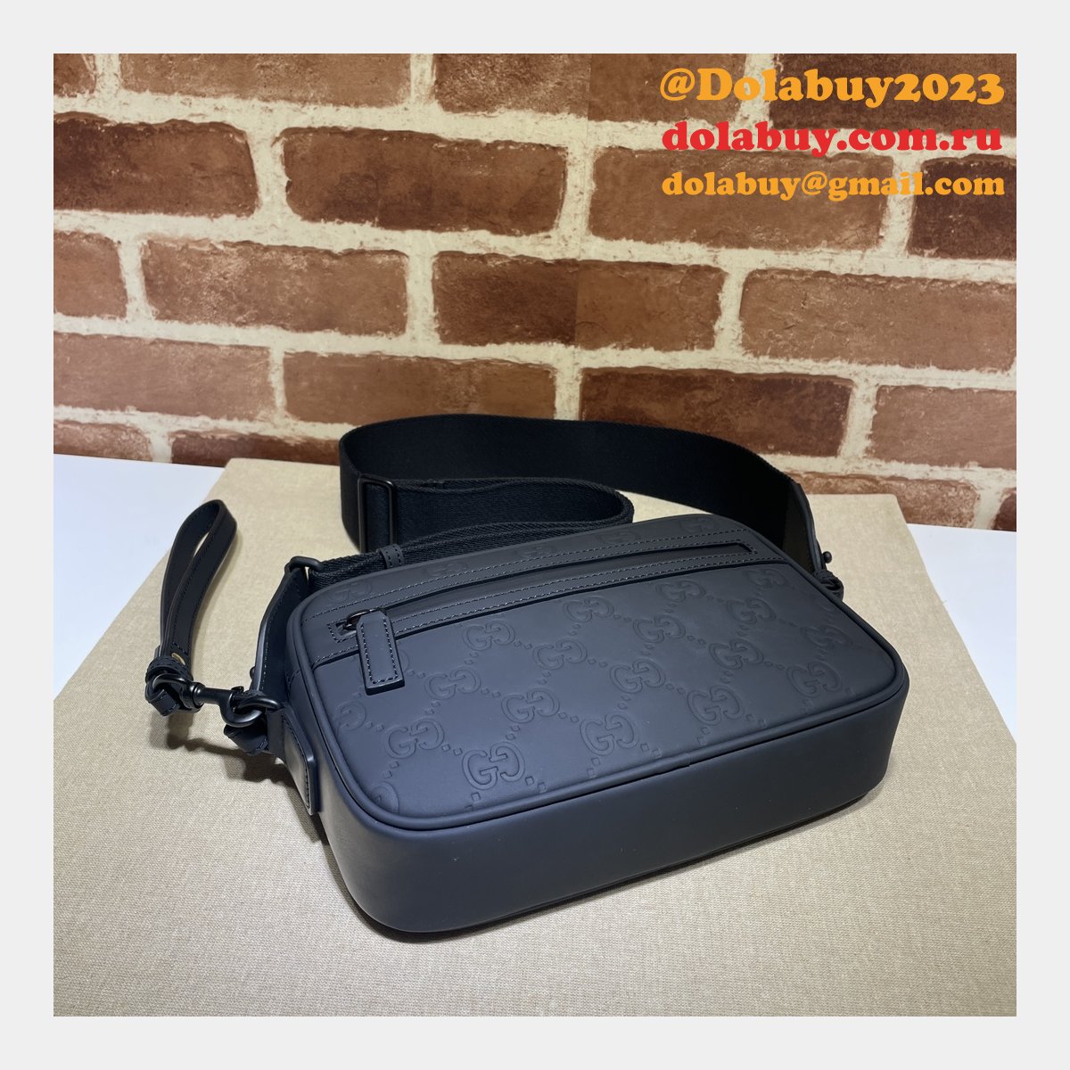 gg crossbody knockoff G*u*i rubber-effect 771293 black bag