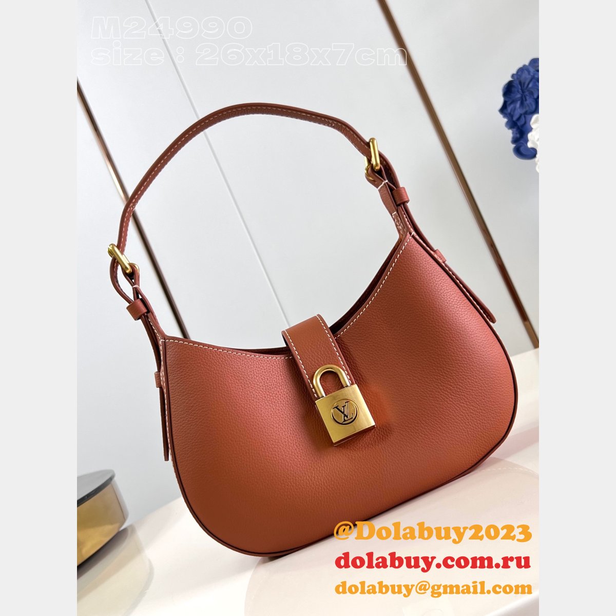 Designer Louis Vuitton M24990 Low Key Shoulder Top Quality Fake Bag