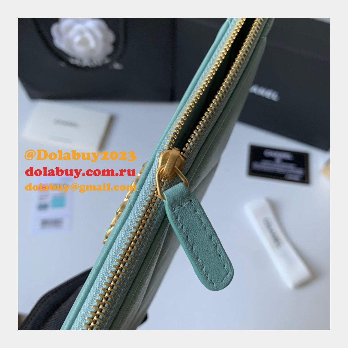 Hot Replica 19 Lambskin Small Pouch AP1059 Bag