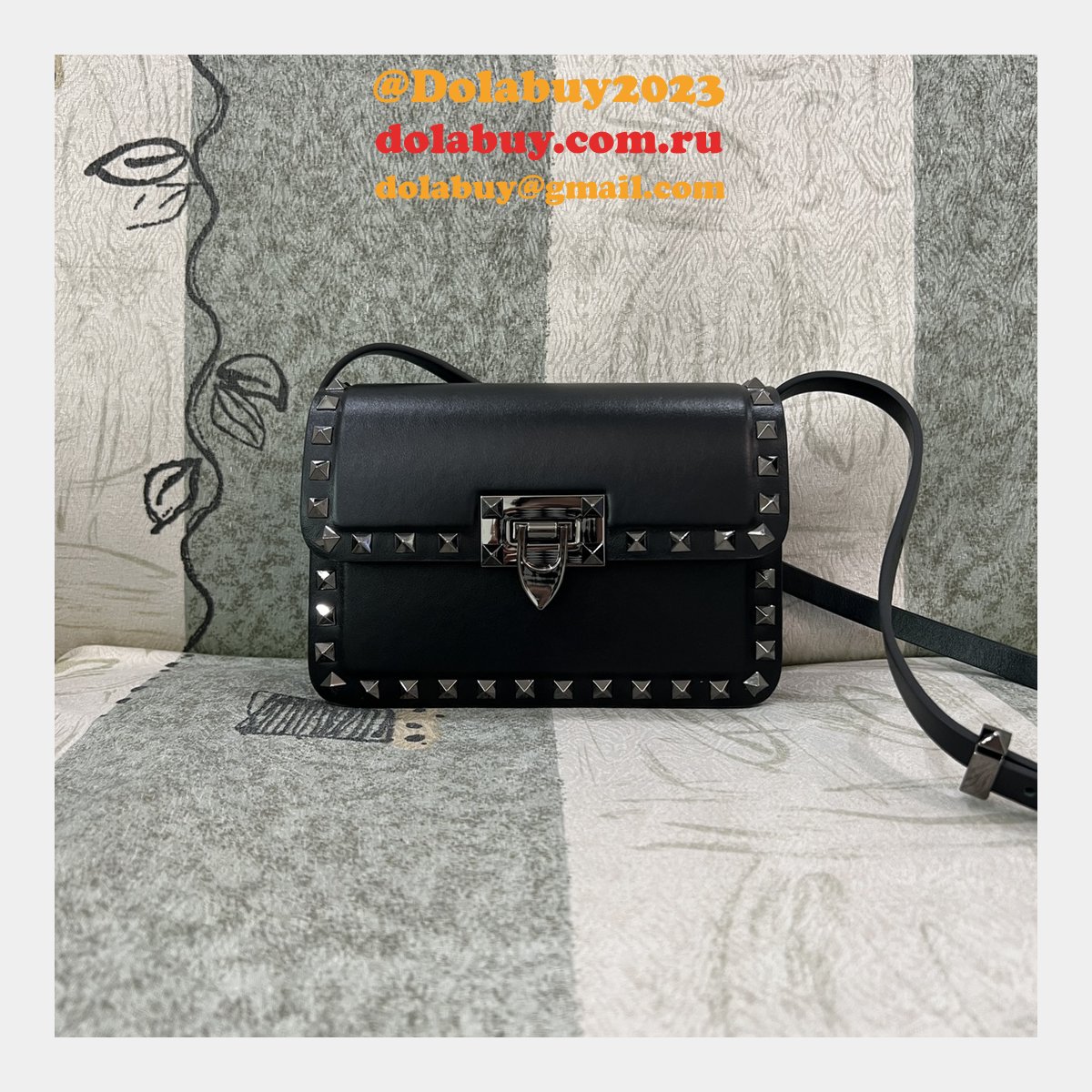 Cheap Fake Valentino Garavani Rockstud Calf Small Bag