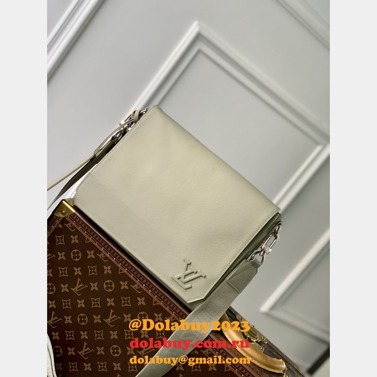 Takeoff Messenger LV Aerogram M22505 Louis Vuitton Fake Bag