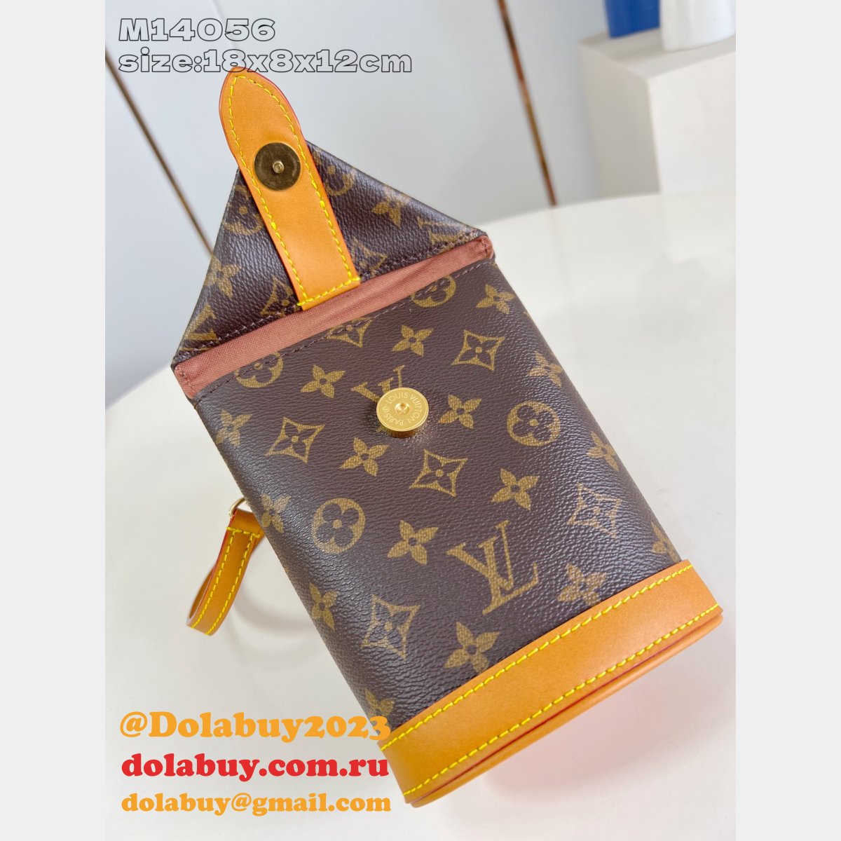 Fashion Show Envelope Pouch M14056 Louis Vuitton Replica Bag
