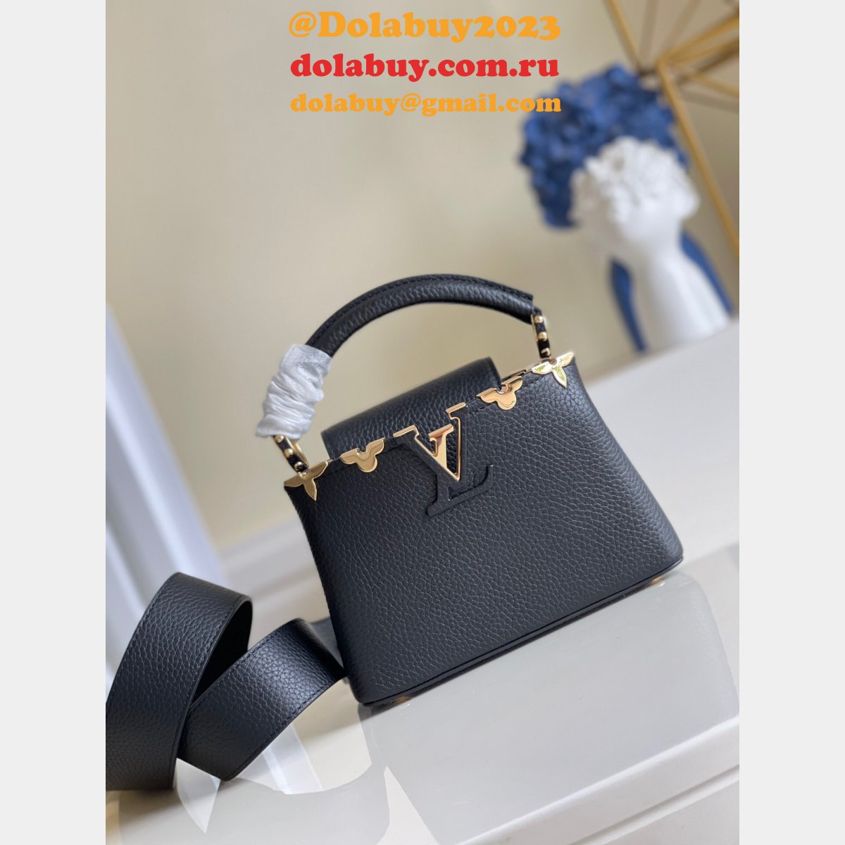 Designer Louis Vuitton Replica Black/White Capucines Mini Capucines M56669 Handbags