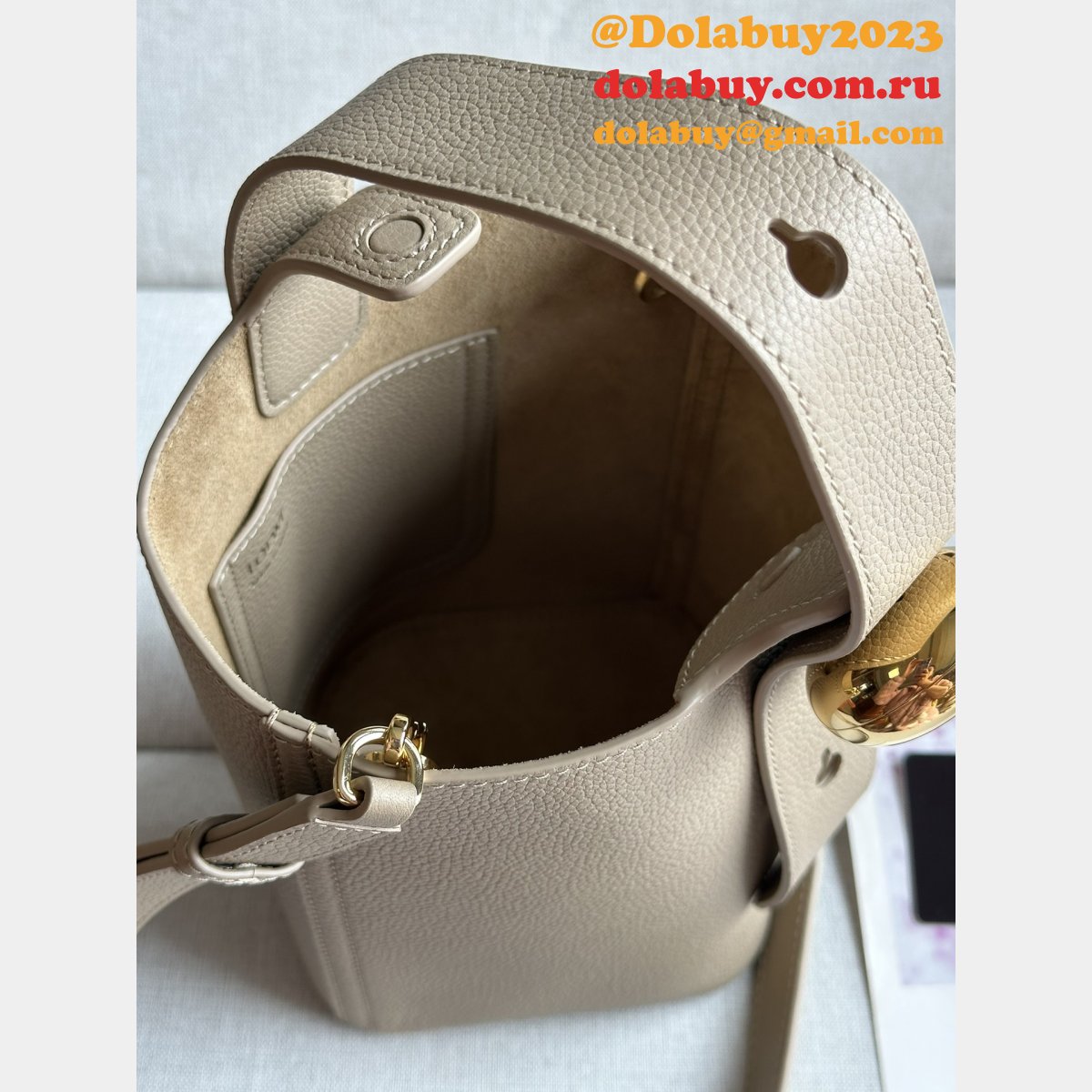 Replica Loewe Pebble Bucket handbag Top Quality 332s