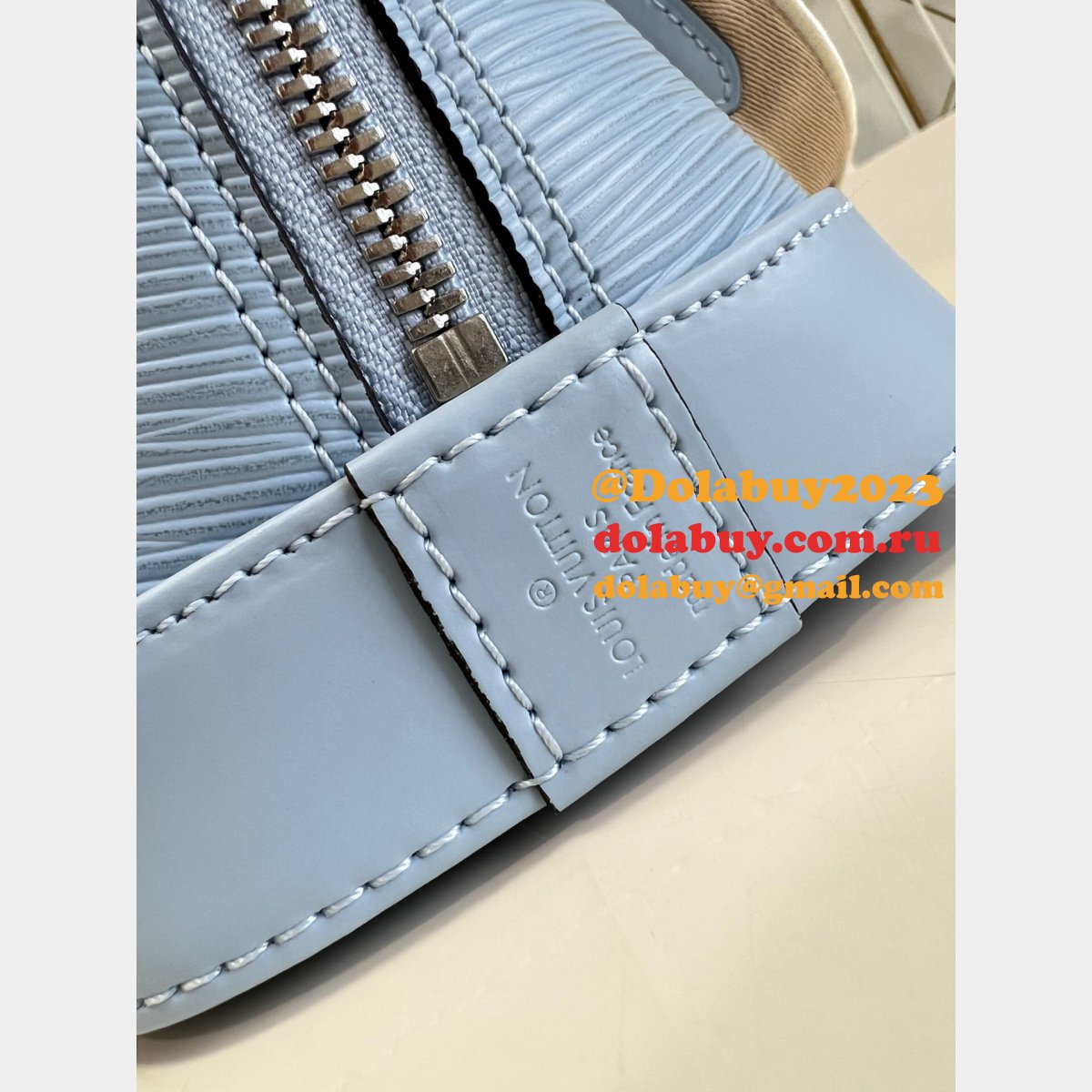 Louis Vuitton M40302 Knockoff LVS Alma Epi Leather Handbag