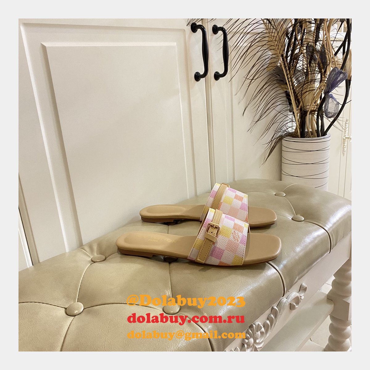 Designer LOUIS VUITTON Neo Revival Flat Mule