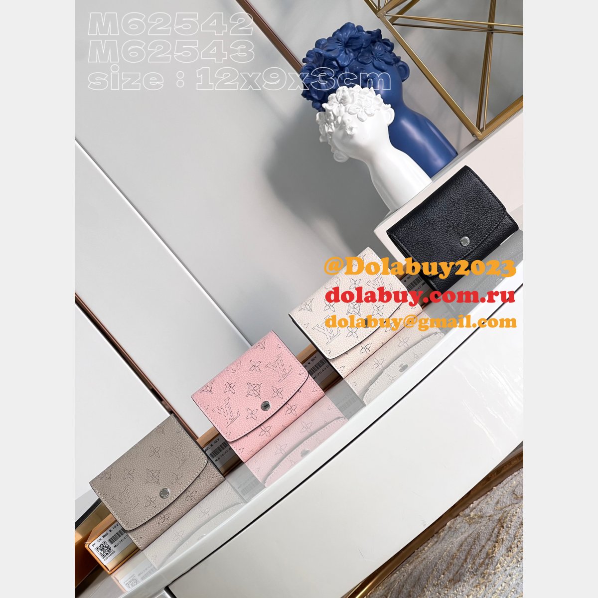 Iris Compact Wallet Mahina M62542/M62543 Louis Vuitton Replica Bag