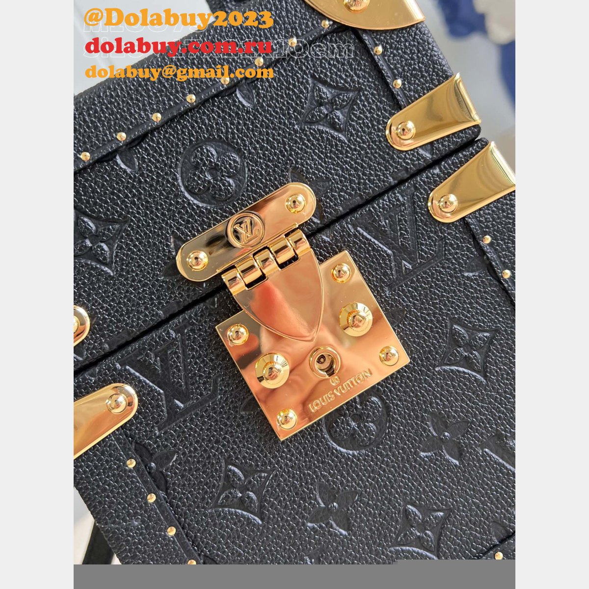 Perfect Louis Vuitton M11131 Camera Box Art of Living Replcia Bag