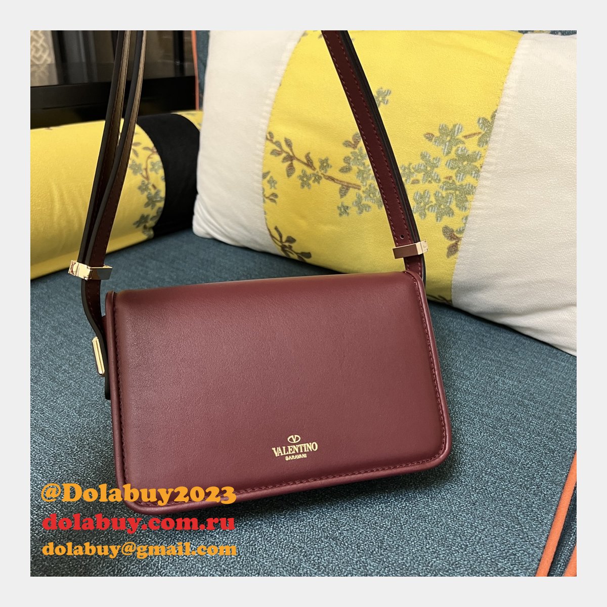 Wholesale VALENTINO GARAVANI LETTER VLOGO SIGNATURE handbag