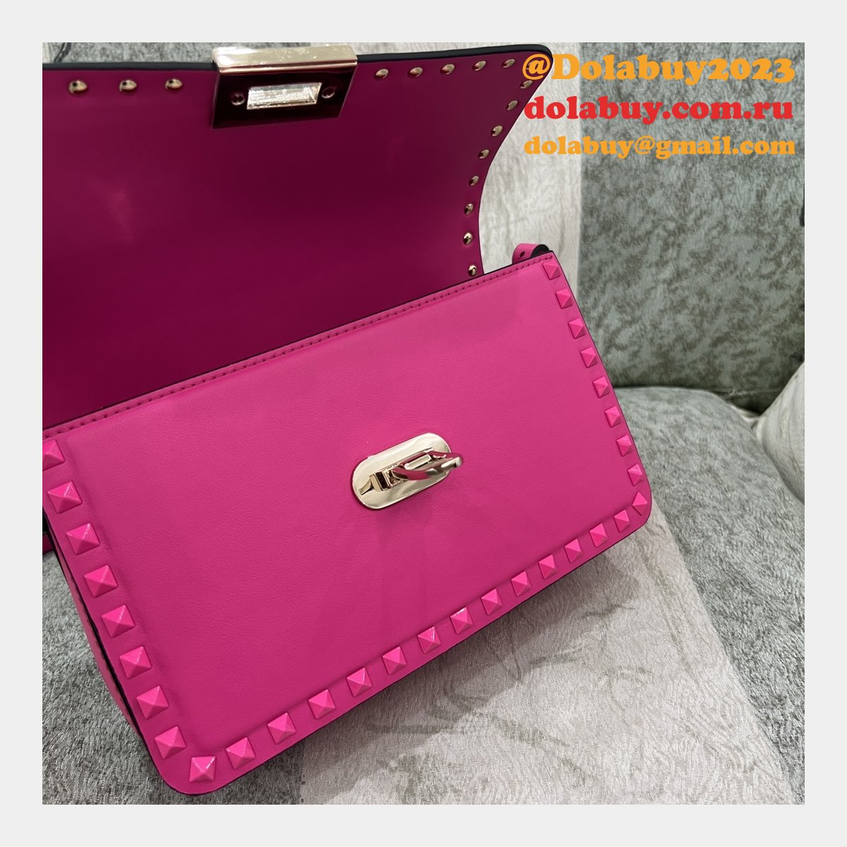 Luxury Valentino Garavani Rockstud Calf Large Bag