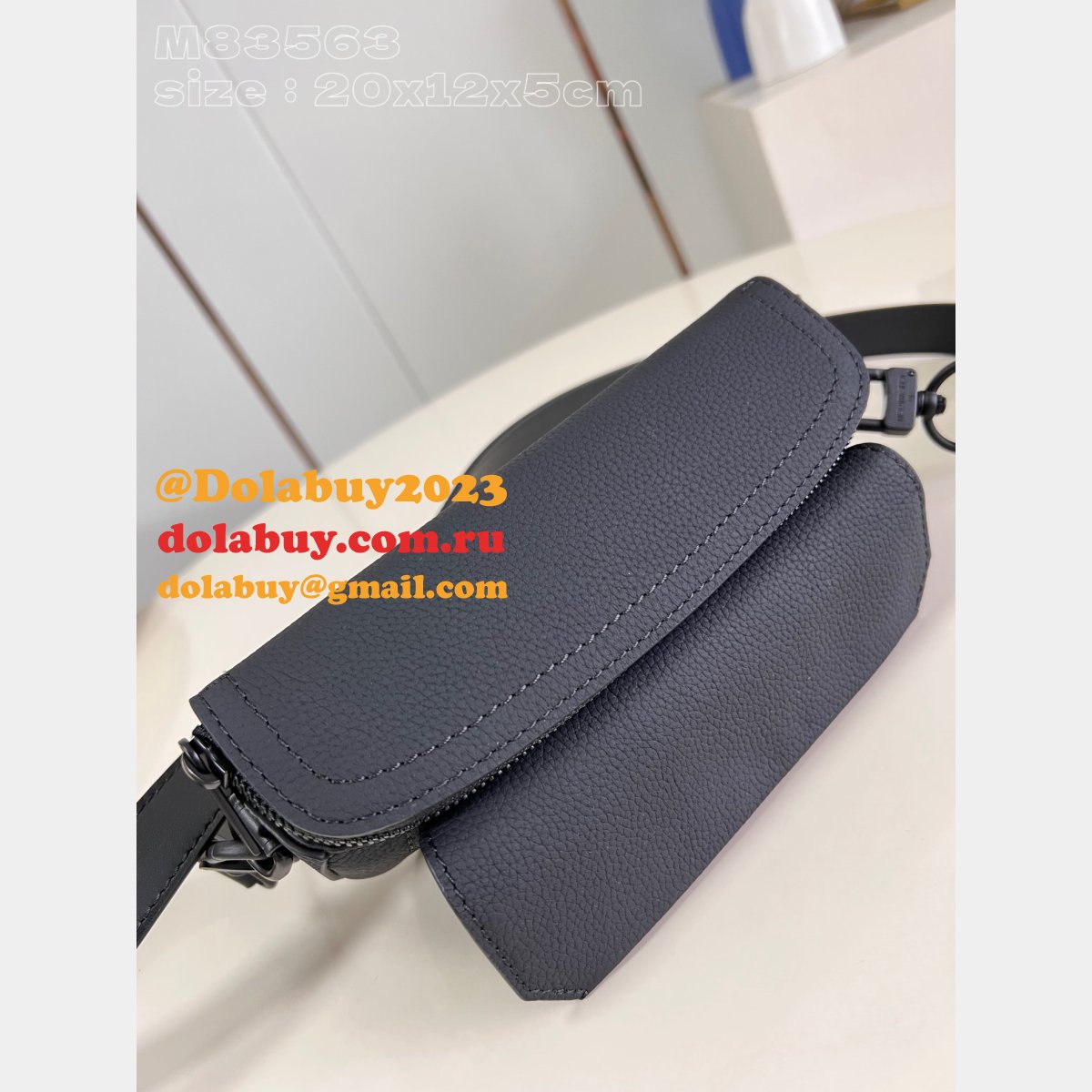 Pilot Wearable Wallet M83563/M83560 LV Aerogram Replica Bags