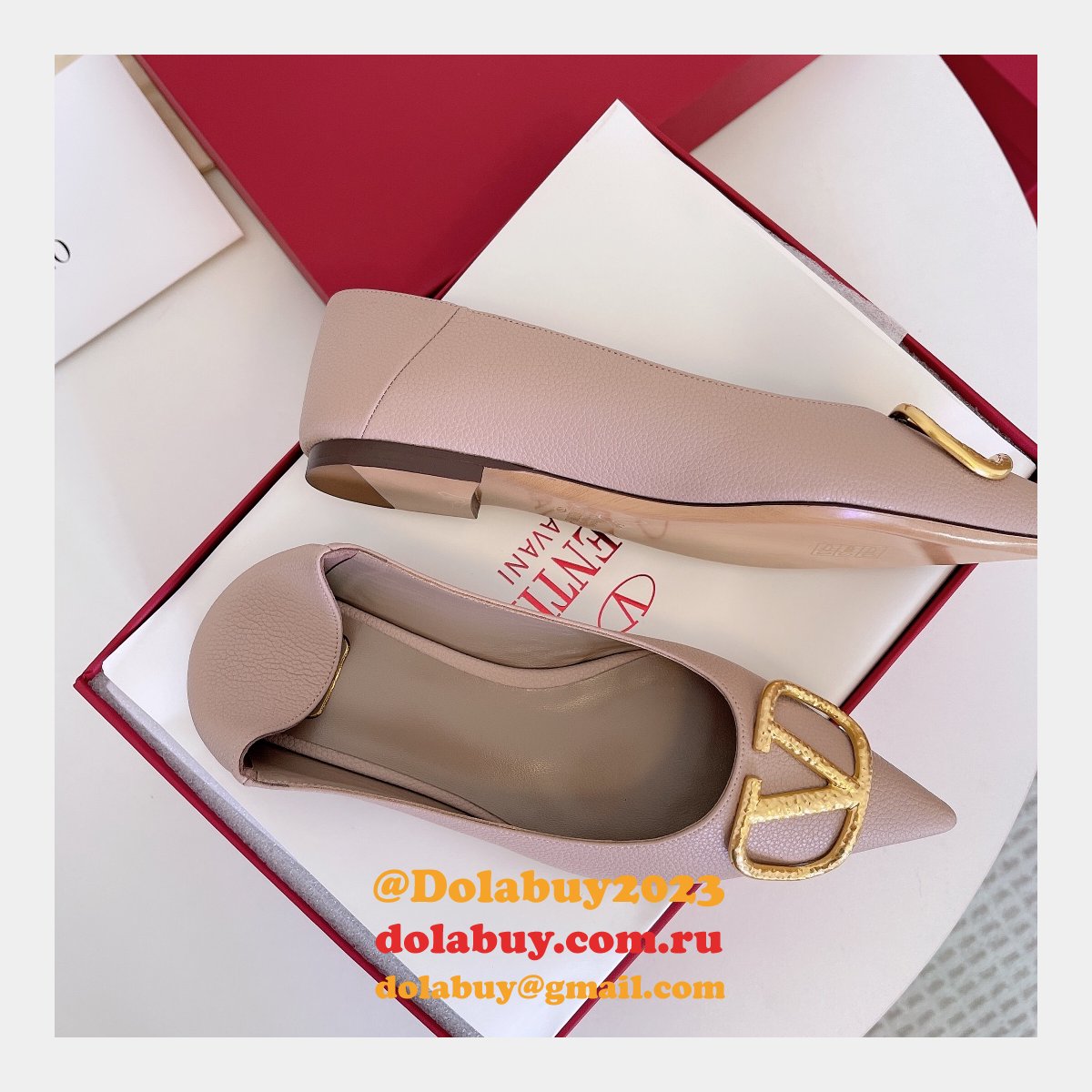 Valentino Garavani Perfect Replica