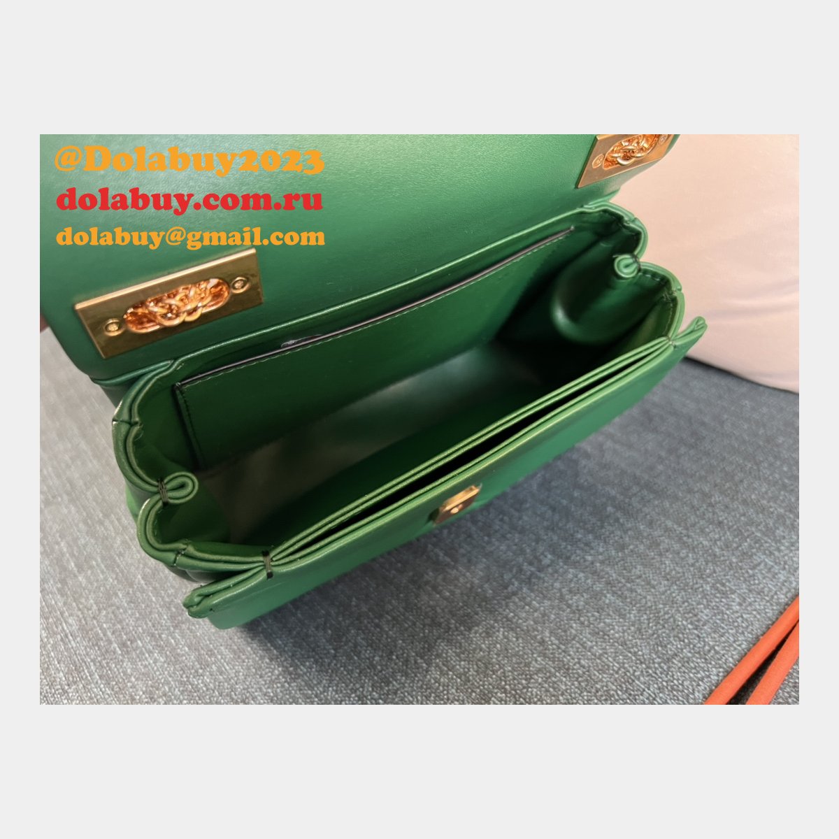 7 Star Valentino Garavani ONE STUD Chain Handbag