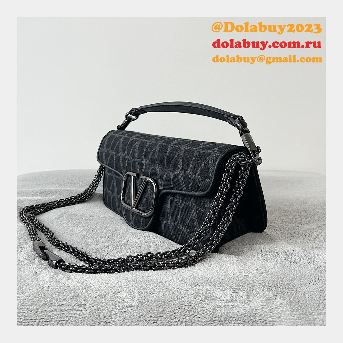 Shop Valentino Garavani 1133 Locò VLogo Signature Replica Bags Sale