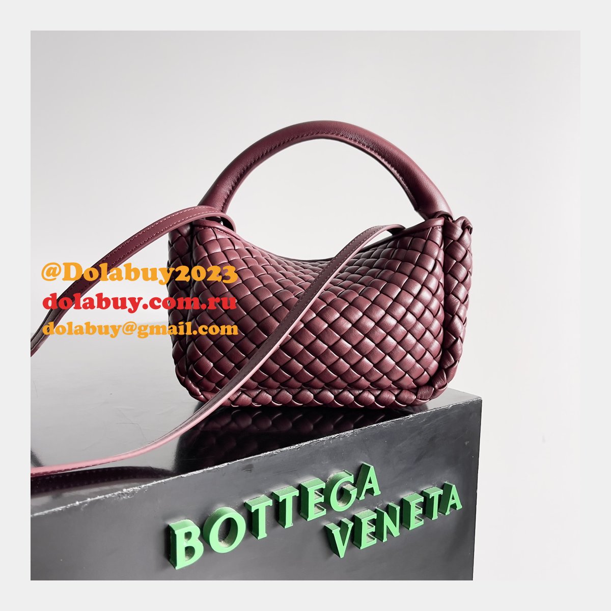 New BOTTEGA VENETA COBBLE Top Handle Bag