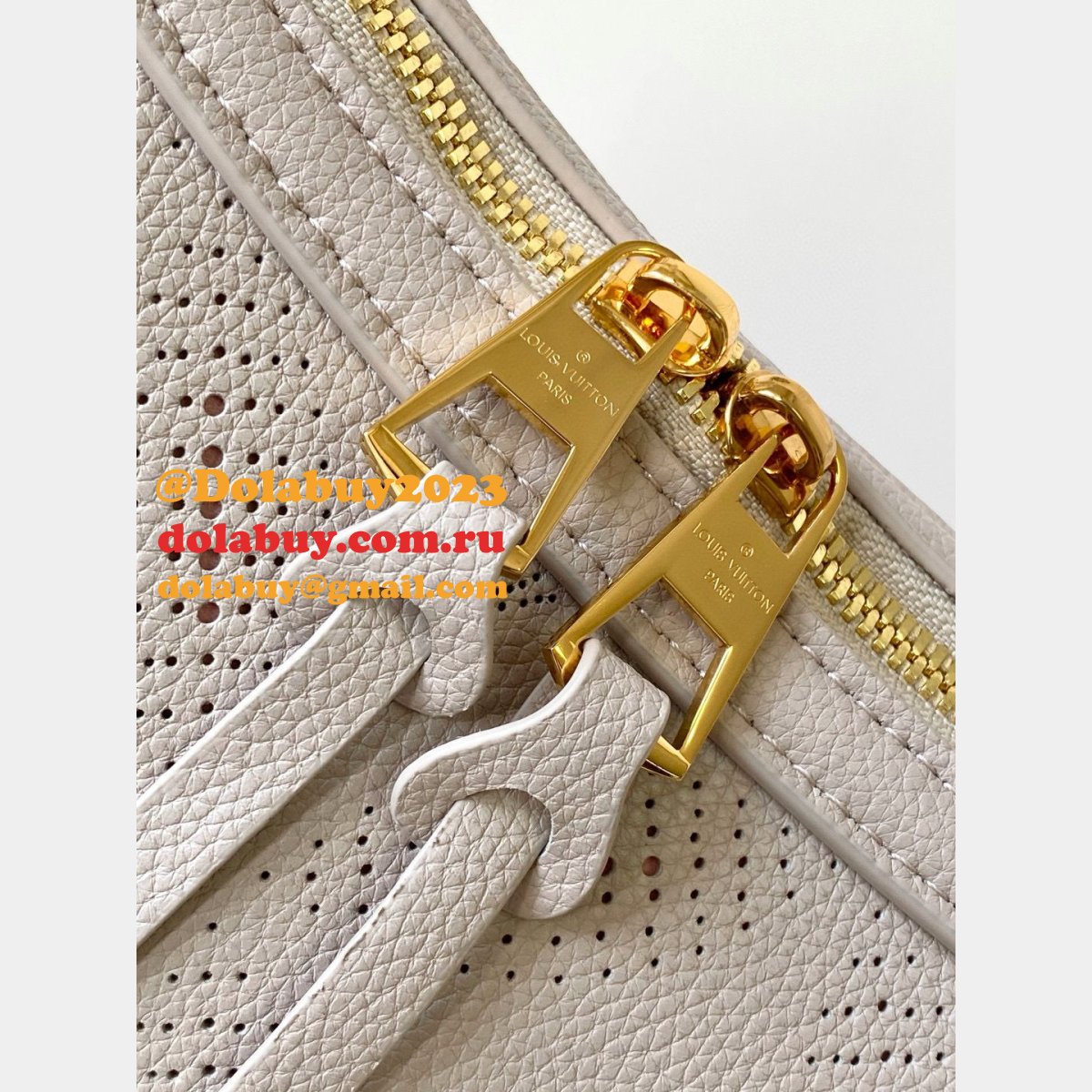 Louis Vuitton Favorite Hand It All PM M13157