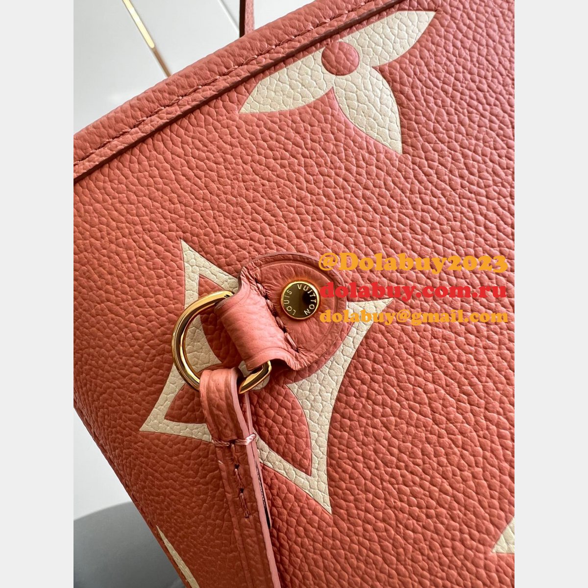 Replica Louis Vuitton Neverfull M45686 Leather Outlet Sale