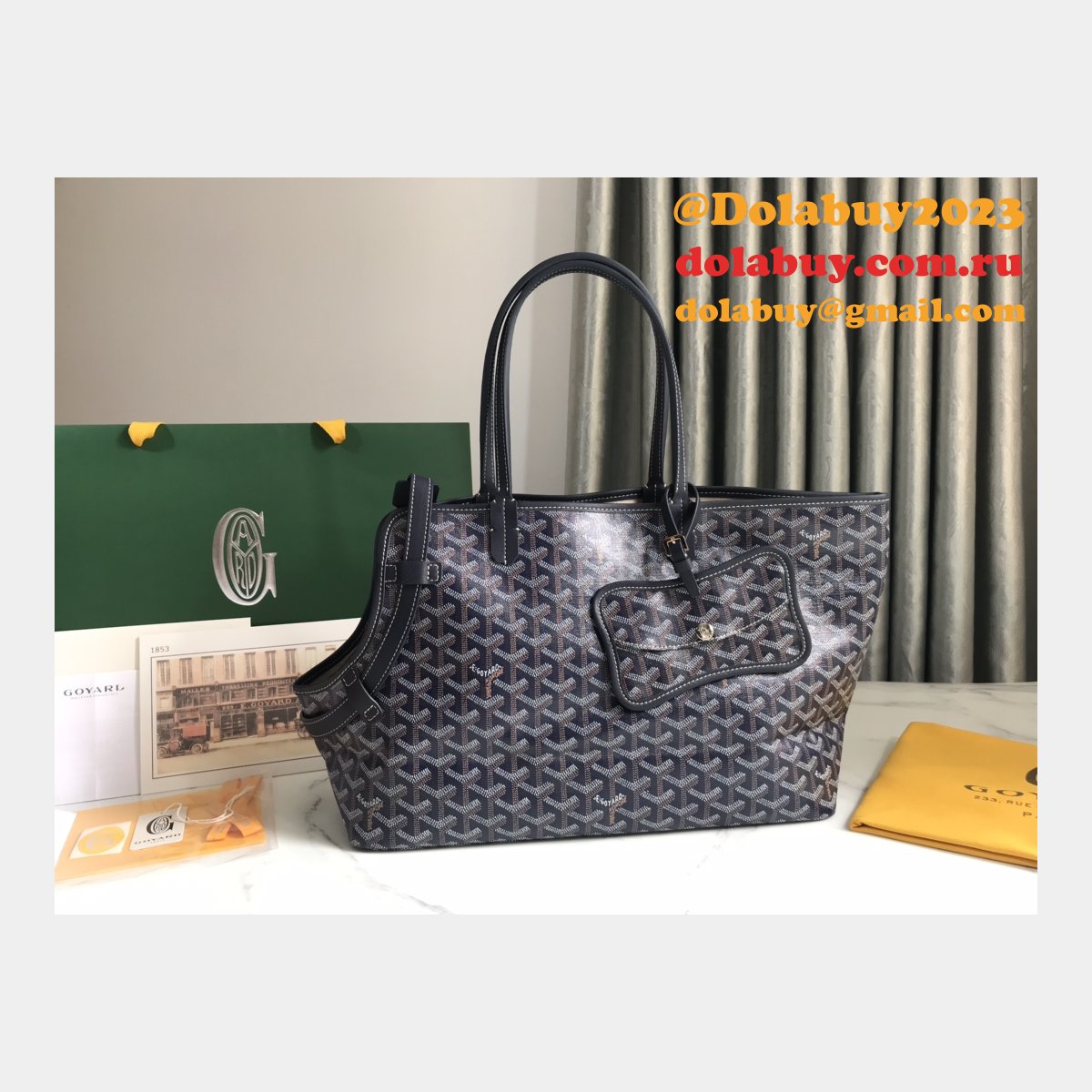 Designer Goyard Chien Gris & Pocket Pet bag