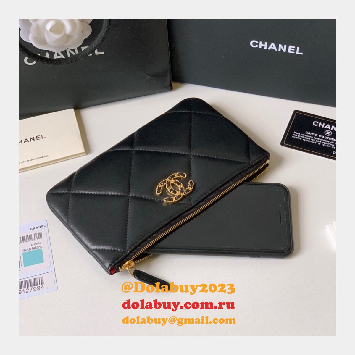 Hot Replica 19 Lambskin Small Pouch AP1059 Bag