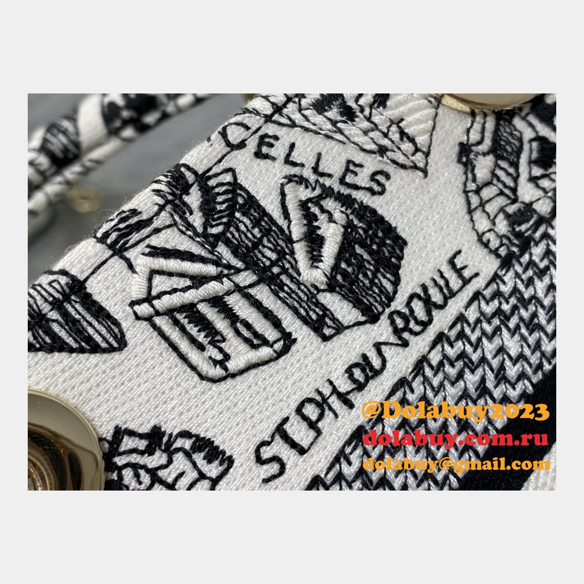 The Fashion Designer Christian Dior 17cm Bags For Sale