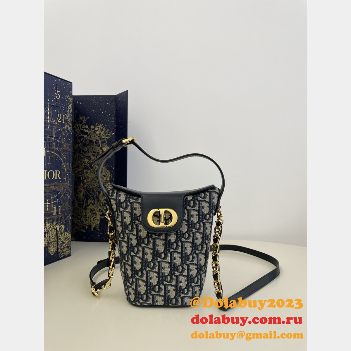 Dior Designer Oblique 30 Amber Montaigne Bucket 2049 Replica Bag