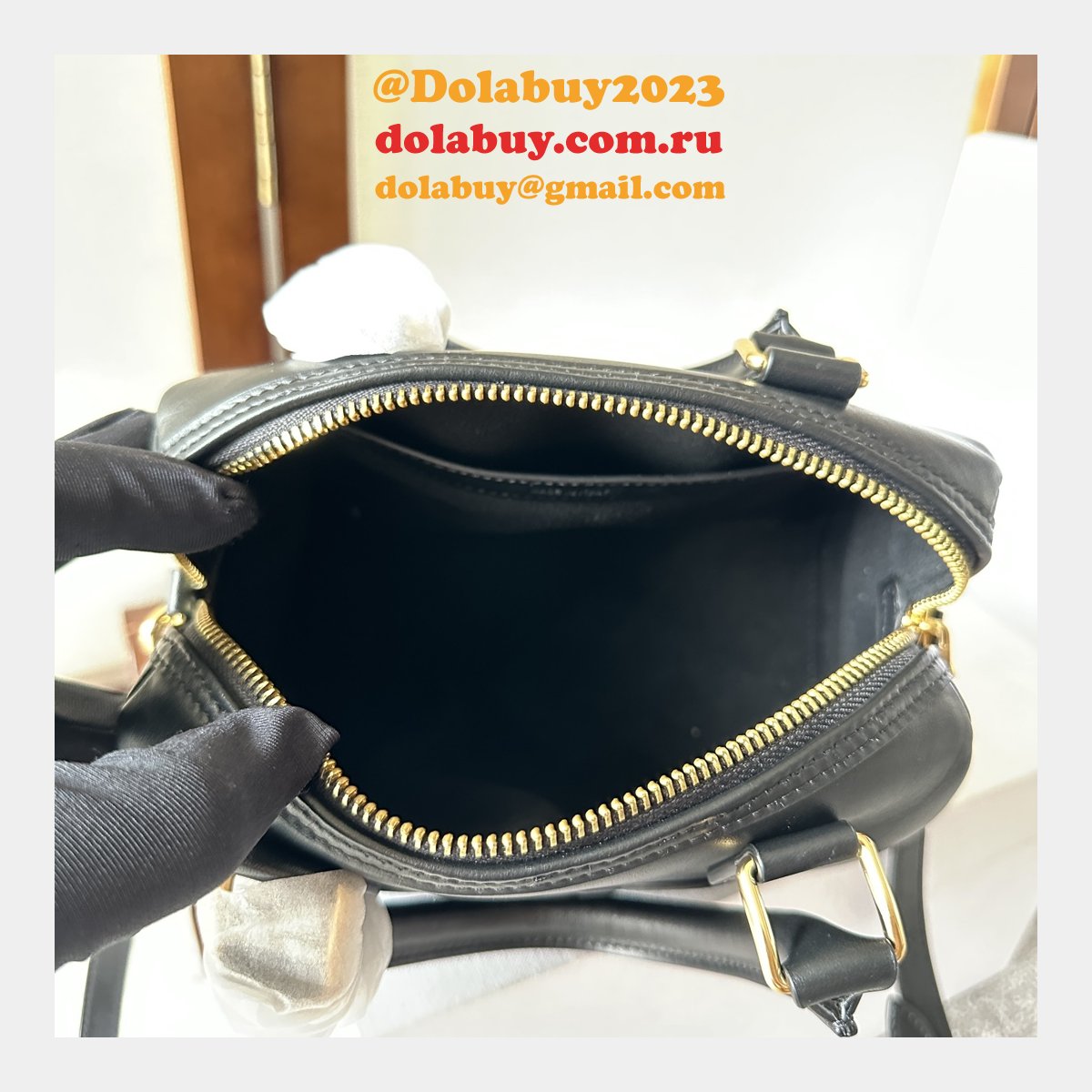 Luxury Celine 197582 Triomphe Small Boston Bag