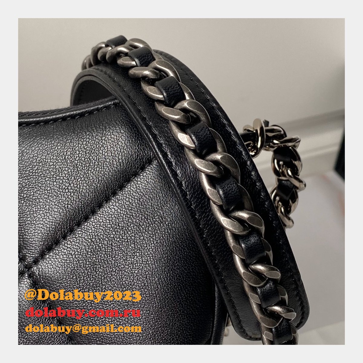 Perfect AAA Dolabuy 19 Cluths Chain AP3763 Replcias Bag