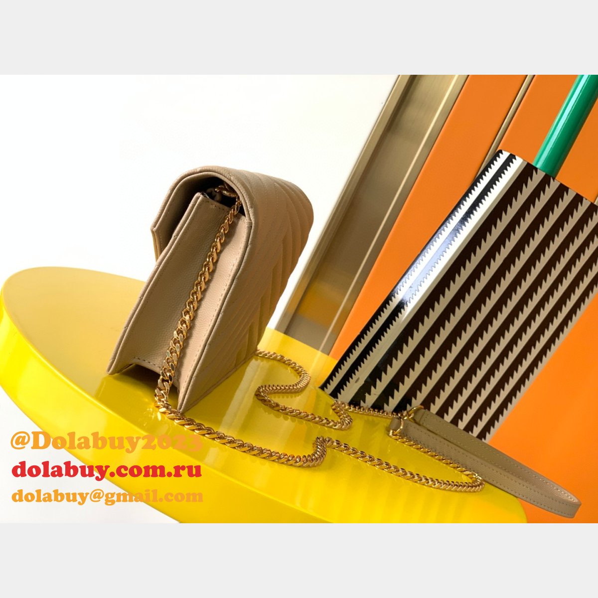 YSL Cheap Monogram Chain 19cm WOC 393953